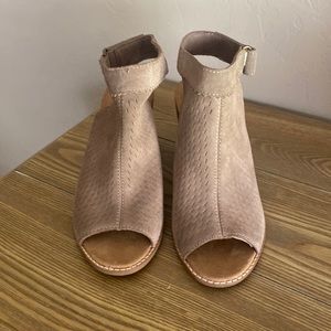 Toms Tan Wedges